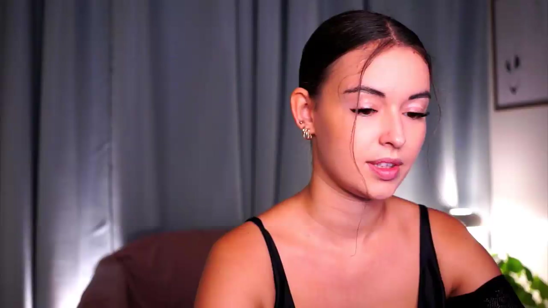 Gallery image thumbnail from FAWNette's myfreecams stream on, 06/14/2026, 14:25 image 19 of 20