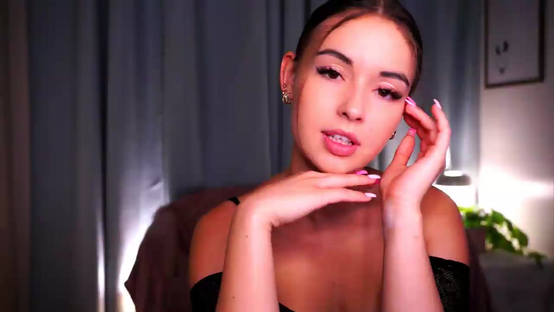 Gallery image thumbnail from FAWNette's myfreecams stream on, 06/14/2026, 17:54 image 10 of 20