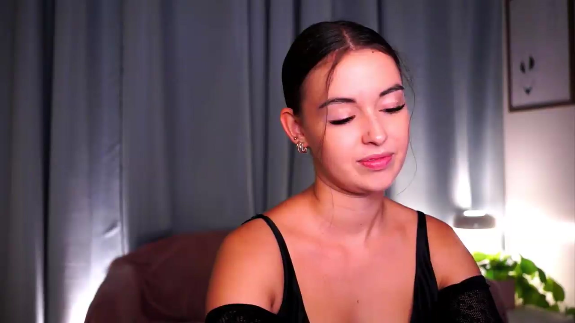 Gallery image thumbnail from FAWNette's myfreecams stream on, 06/14/2026, 17:54 image 13 of 20