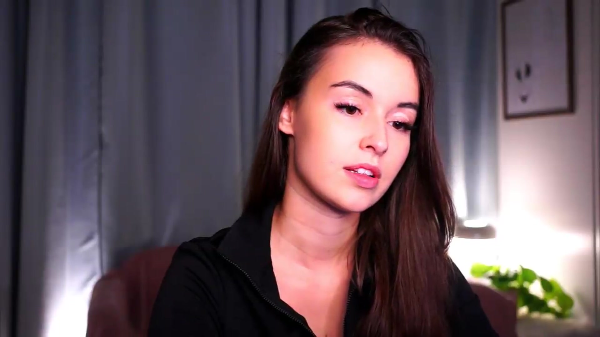 Gallery image thumbnail from FAWNette's myfreecams stream on, 06/18/2026, 19:05 image 13 of 20