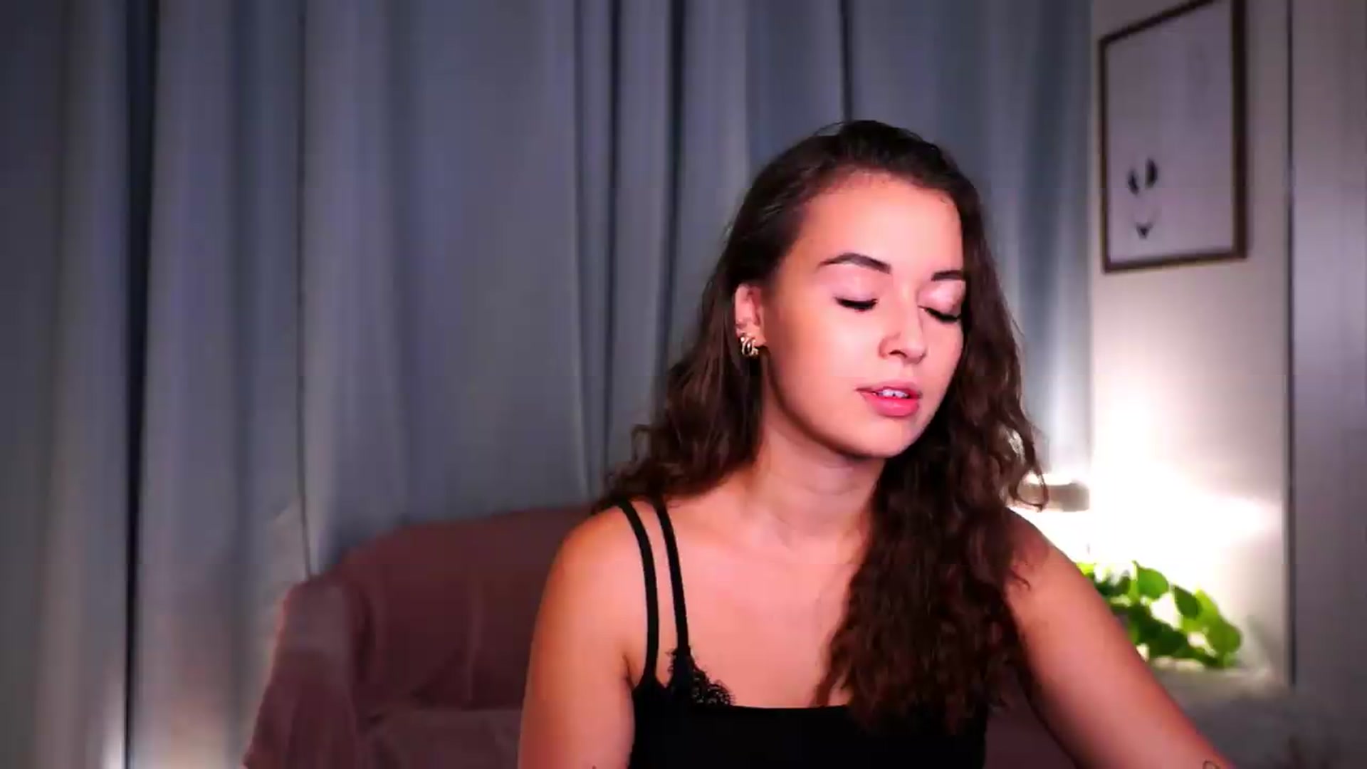 Gallery image thumbnail from FAWNette's myfreecams stream on, 06/20/2026, 08:55 image 14 of 20