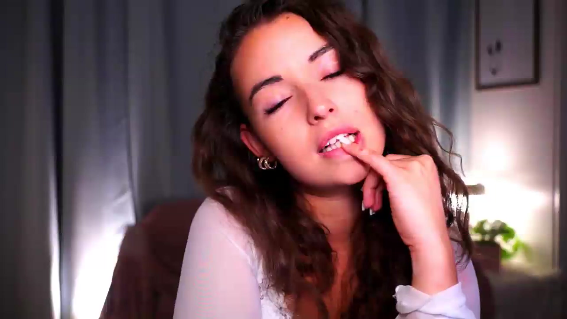 Gallery image thumbnail from FAWNette's myfreecams stream on, 07/09/2026, 12:38 image 7 of 20