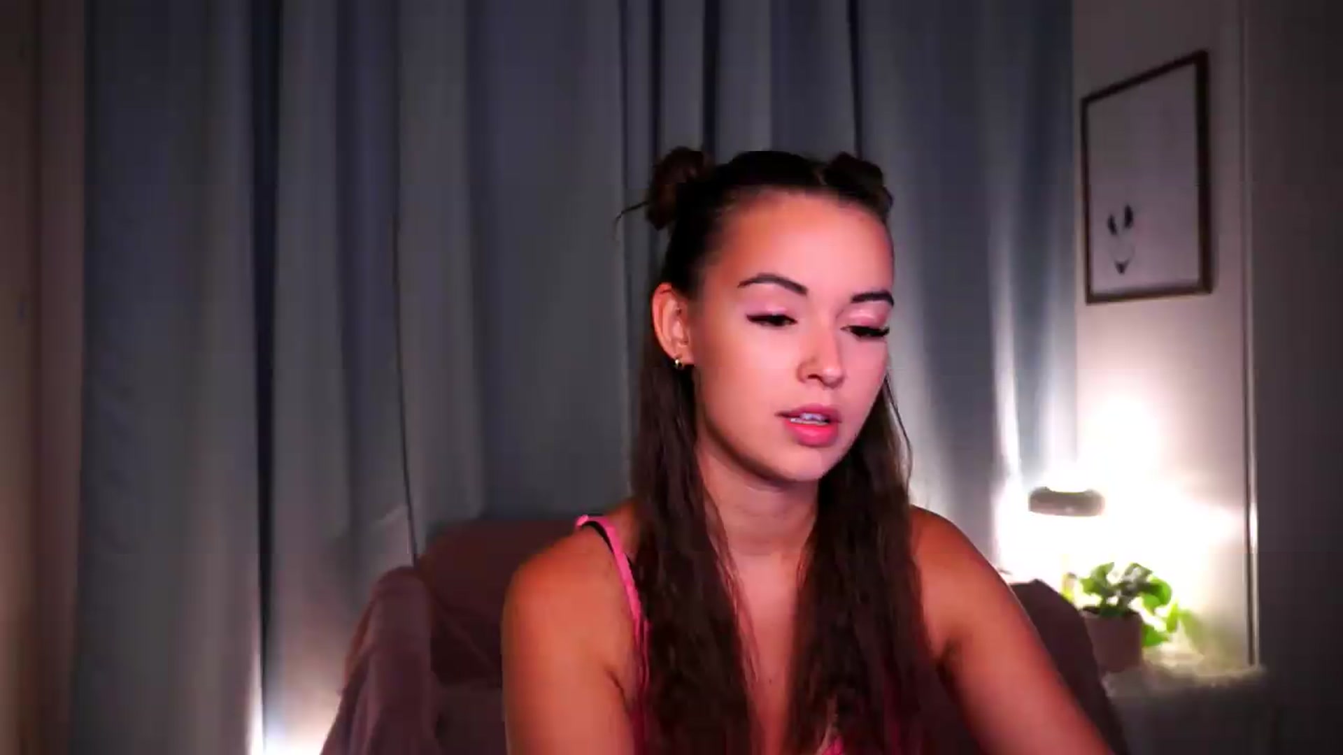 Gallery image thumbnail from FAWNette's myfreecams stream on, 07/27/2026, 17:26 image 17 of 20