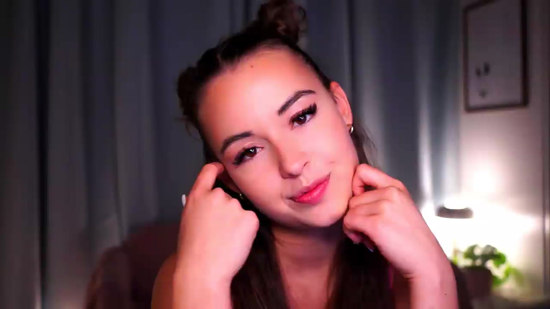 Gallery image thumbnail from FAWNette's myfreecams stream on, 07/27/2026, 18:21 image 20 of 20