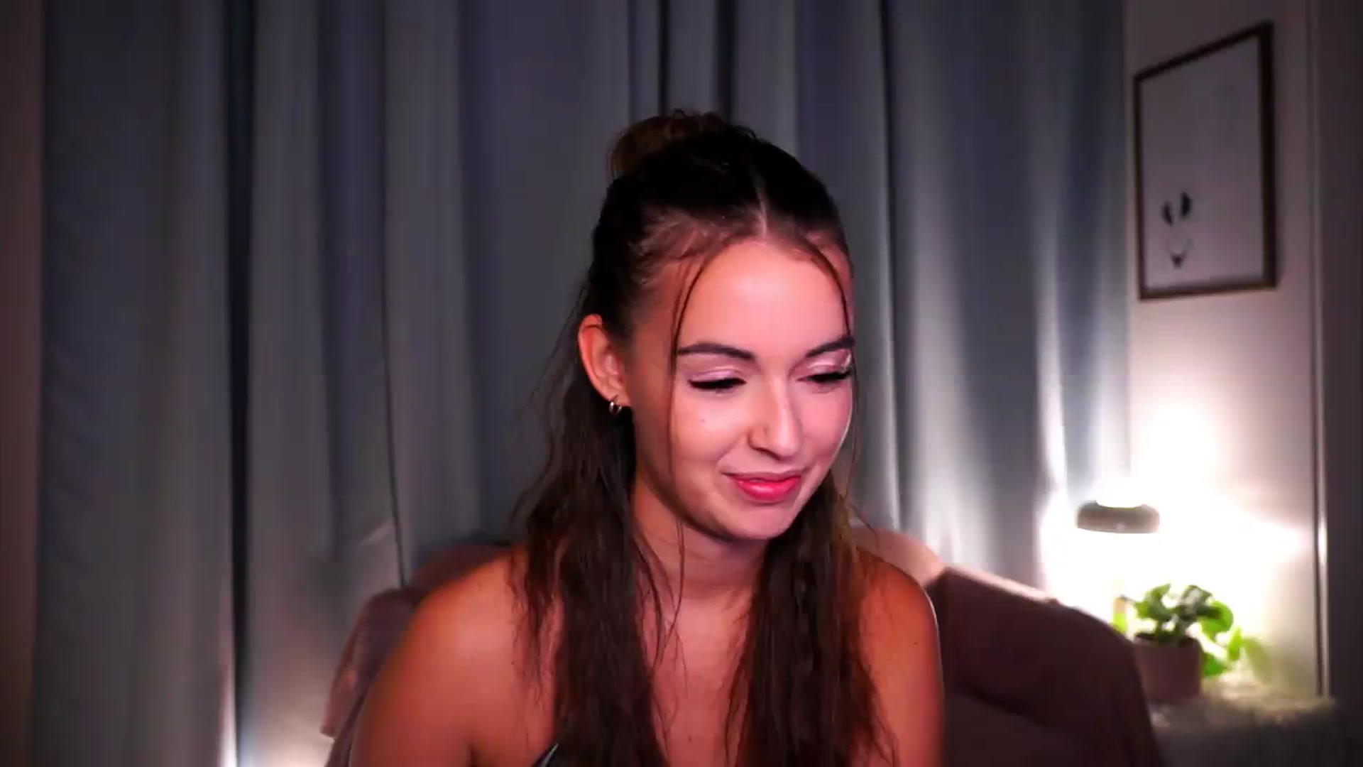 Gallery image thumbnail from FAWNette's myfreecams stream on, 07/28/2026, 18:07 image 18 of 20