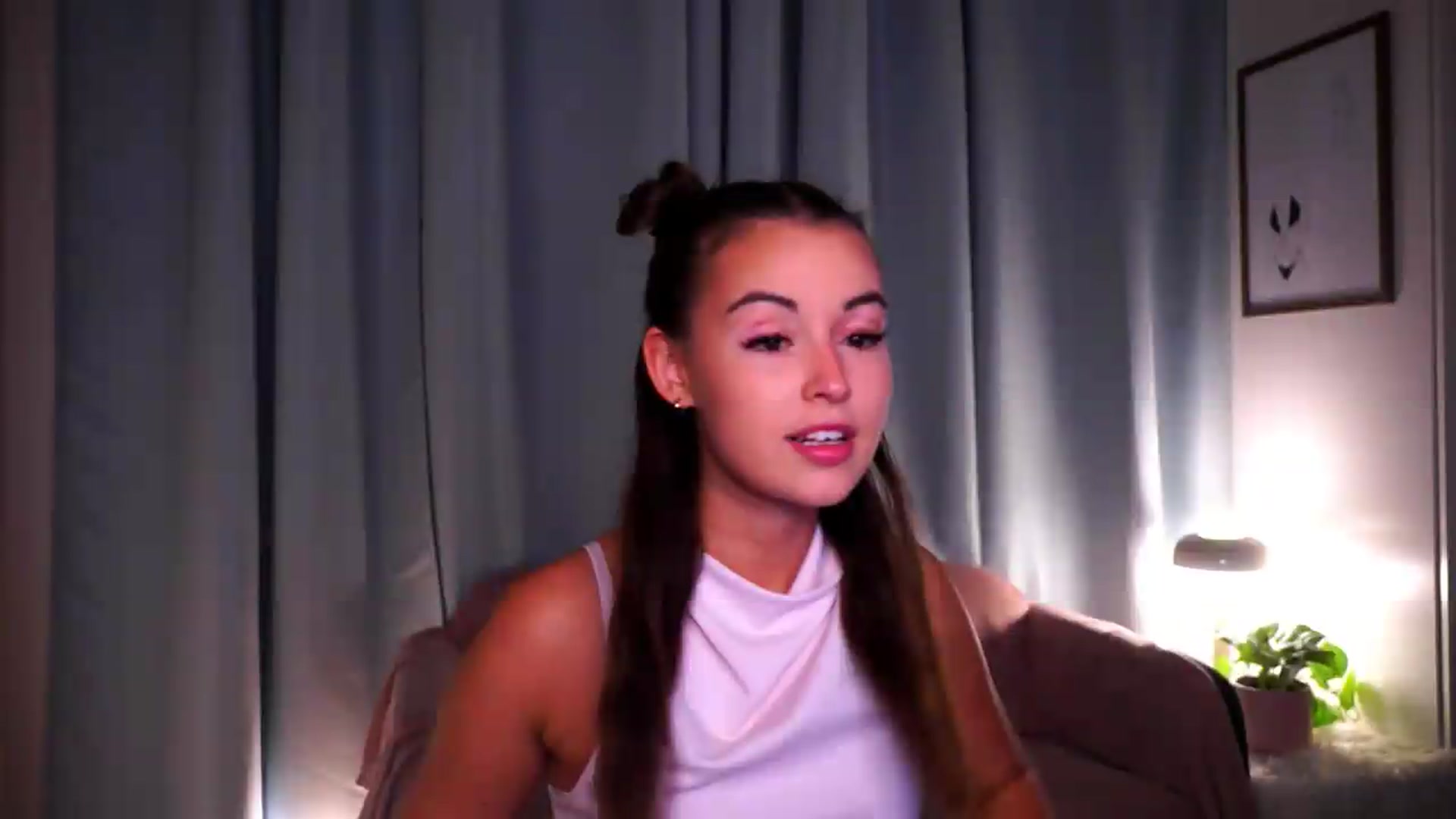 Gallery image thumbnail from FAWNette's myfreecams stream on, 07/29/2026, 16:44 image 6 of 20