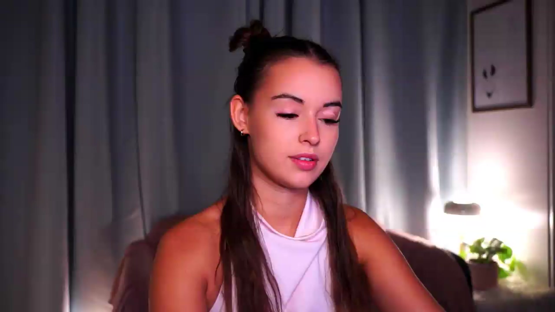 Gallery image thumbnail from FAWNette's myfreecams stream on, 07/29/2026, 18:18 image 5 of 20