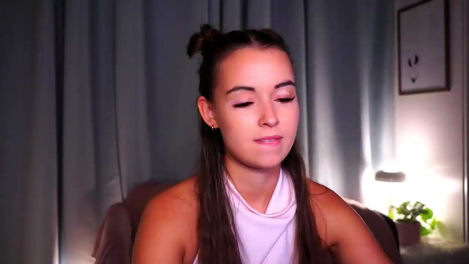 Gallery image thumbnail from FAWNette's myfreecams stream on, 07/29/2026, 18:18 image 6 of 20