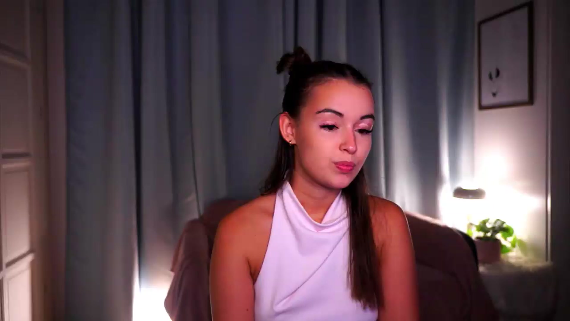Gallery image thumbnail from FAWNette's myfreecams stream on, 07/29/2026, 19:05 image 2 of 20