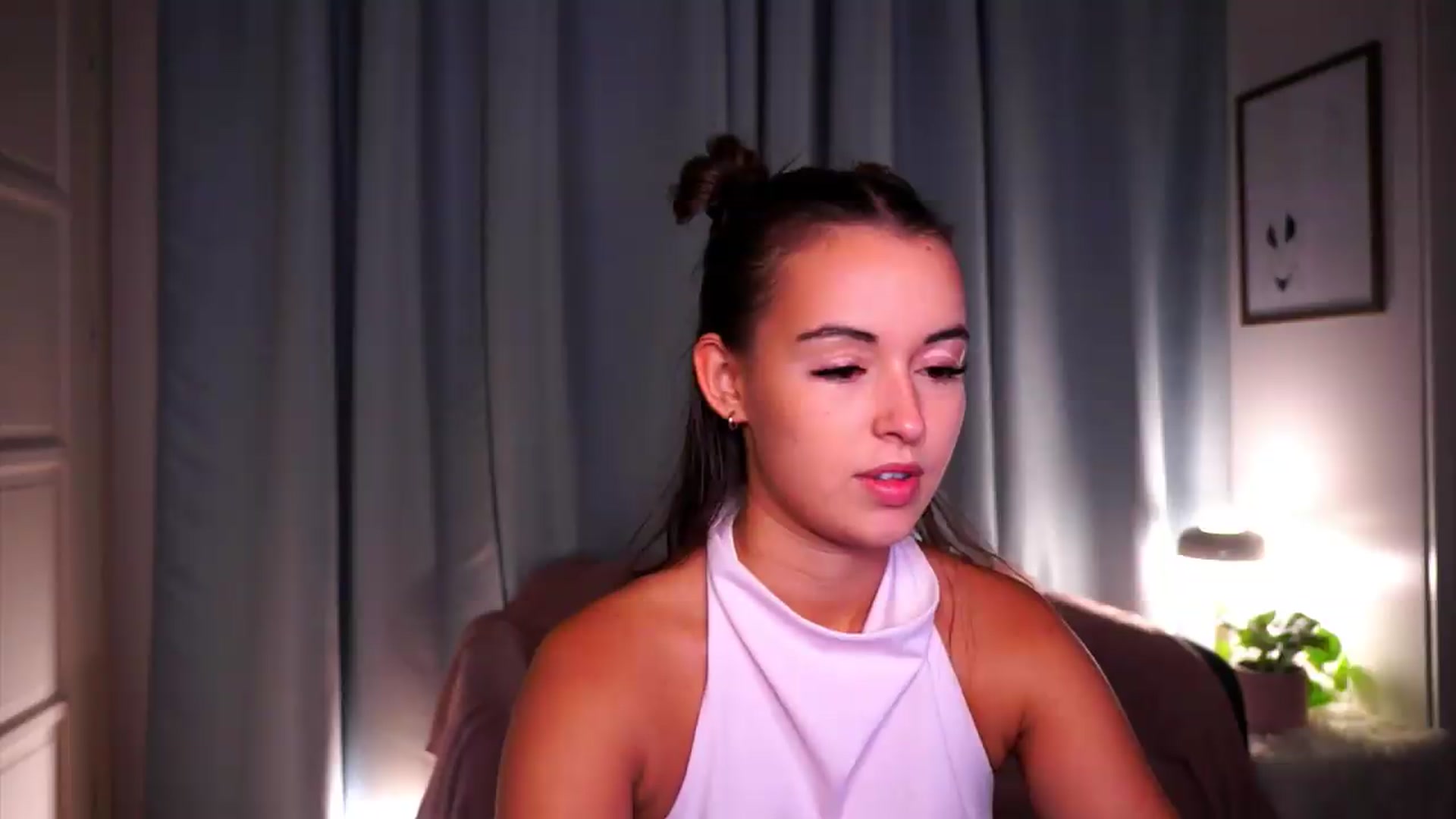 Gallery image thumbnail from FAWNette's myfreecams stream on, 07/29/2026, 19:05 image 16 of 20