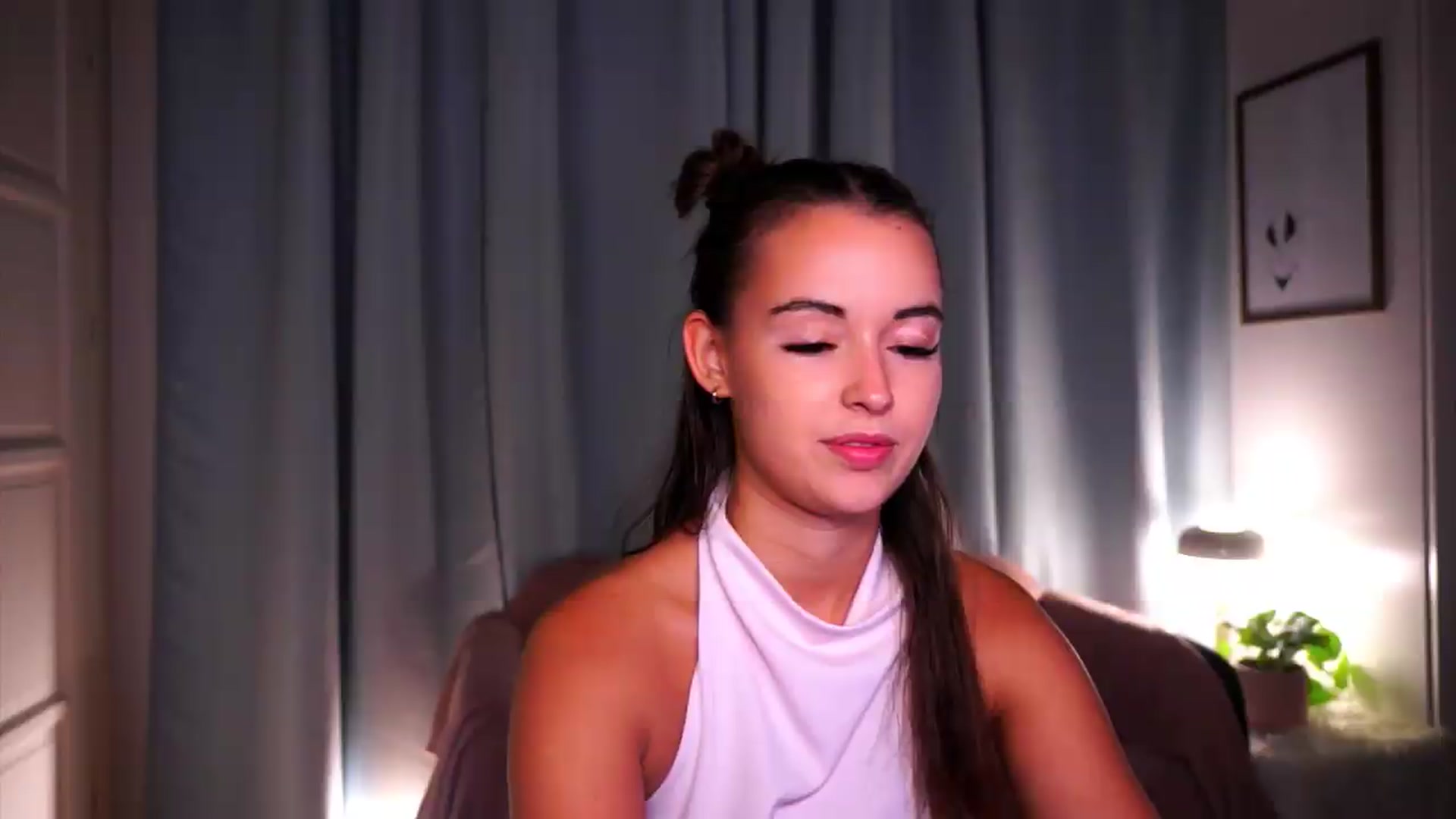 Gallery image thumbnail from FAWNette's myfreecams stream on, 07/29/2026, 19:05 image 13 of 20