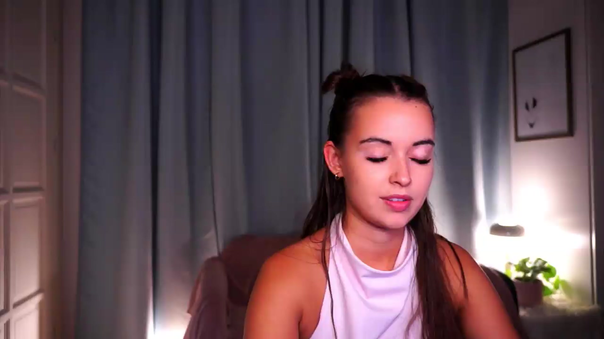 Gallery image thumbnail from FAWNette's myfreecams stream on, 07/29/2026, 19:36 image 5 of 20