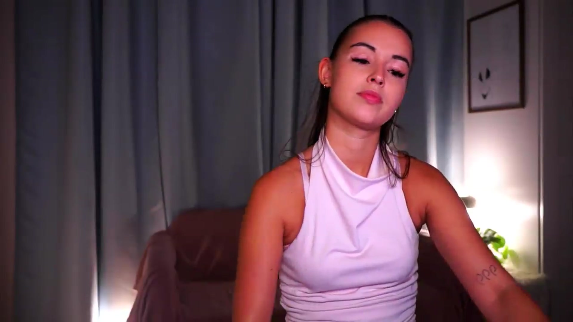 Gallery image thumbnail from FAWNette's myfreecams stream on, 07/29/2026, 20:40 image 20 of 20