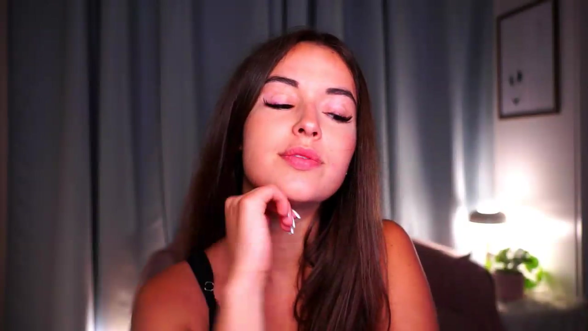 Gallery image thumbnail from FAWNette's myfreecams stream on, 08/02/2026, 17:37 image 11 of 20