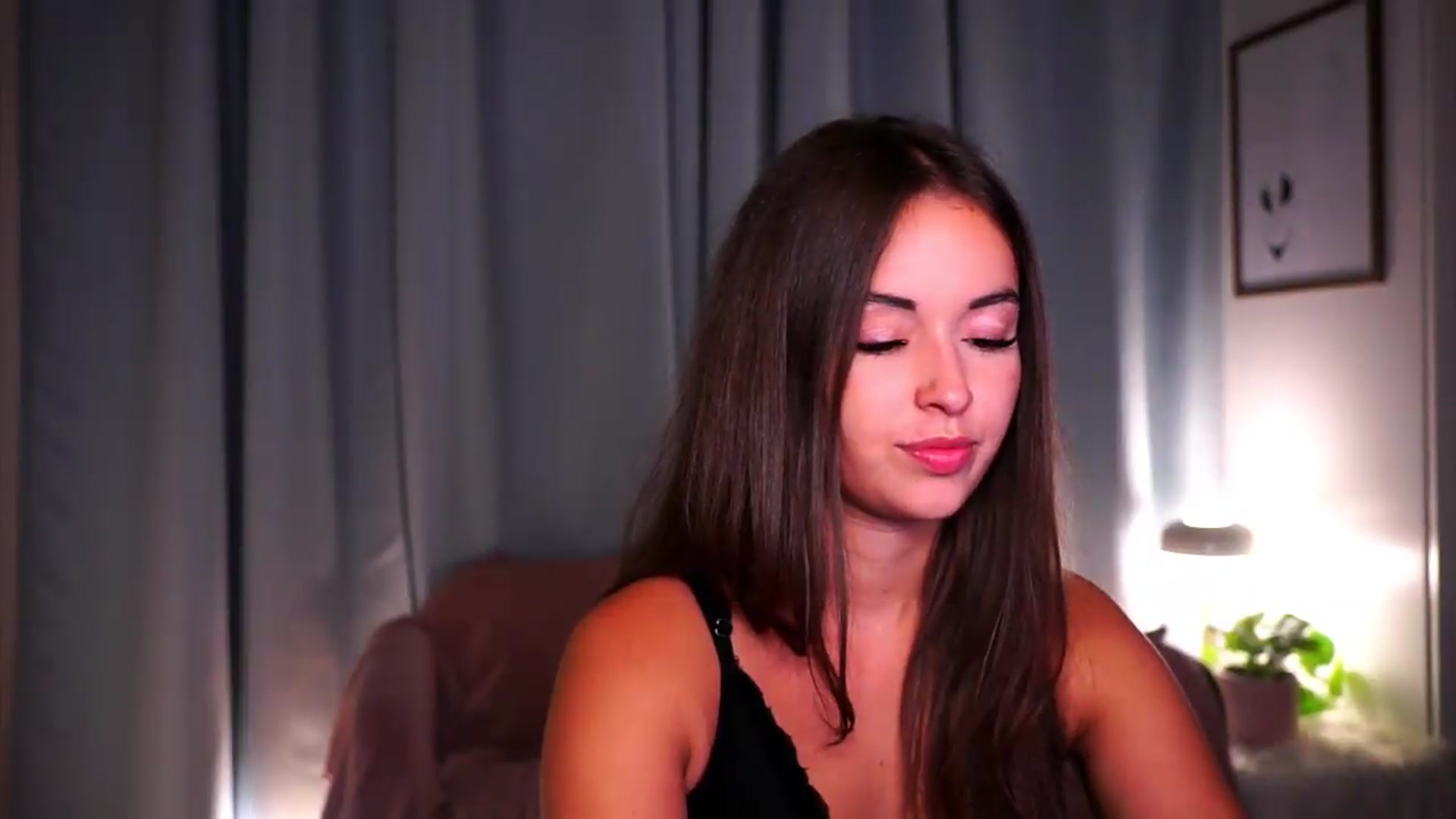 Gallery image thumbnail from FAWNette's myfreecams stream on, 08/02/2026, 17:37 image 13 of 20