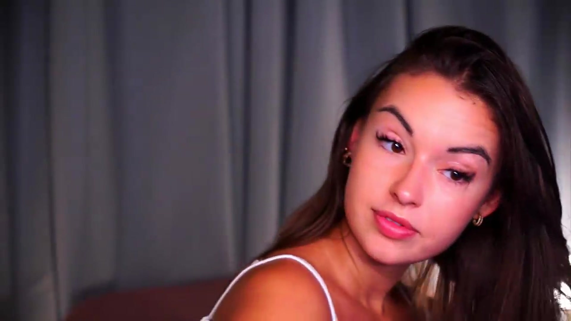 Gallery image thumbnail from FAWNette's myfreecams stream on, 08/05/2026, 18:26 image 14 of 20