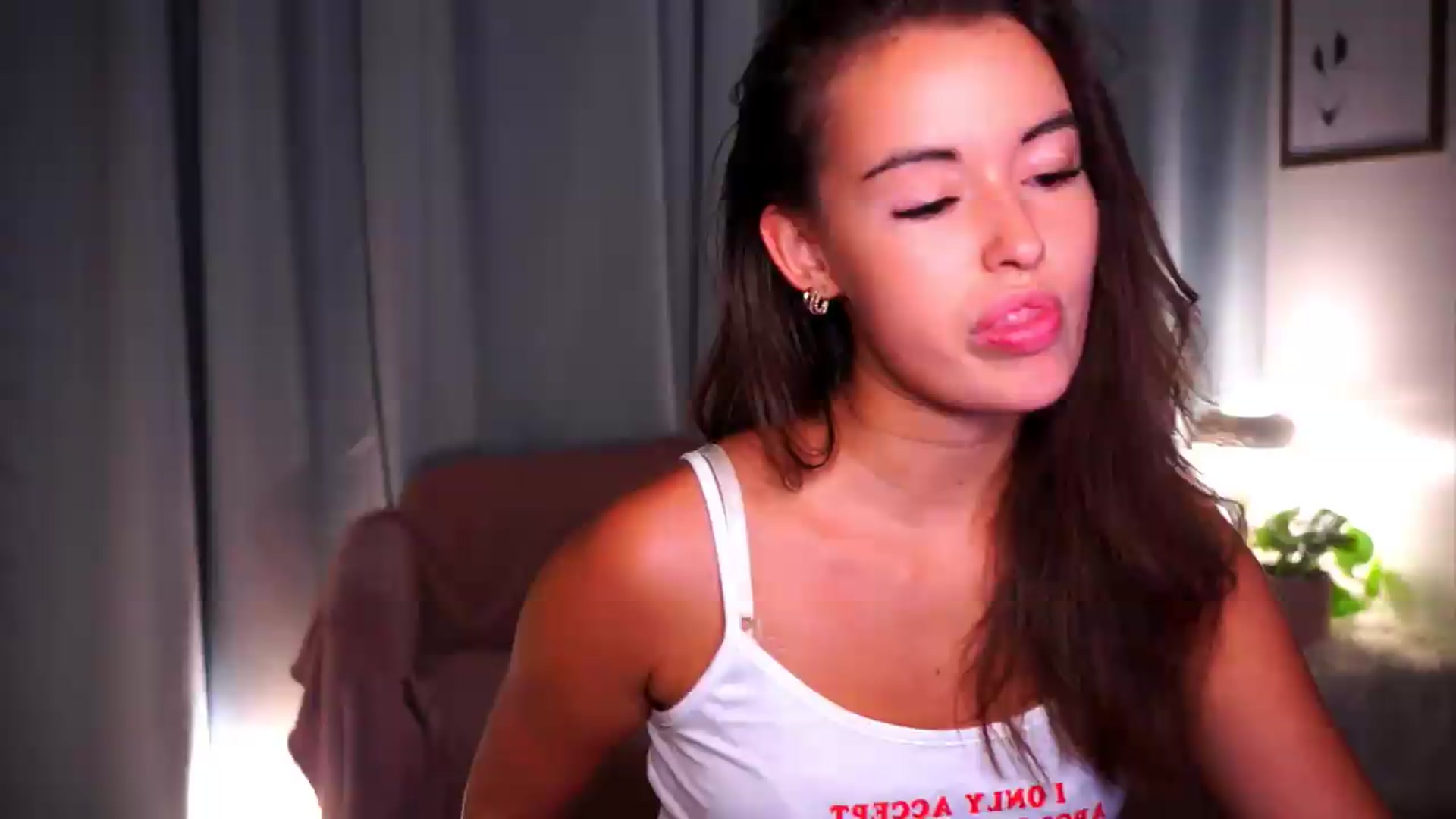 Gallery image thumbnail from FAWNette's myfreecams stream on, 08/05/2026, 20:51 image 16 of 20