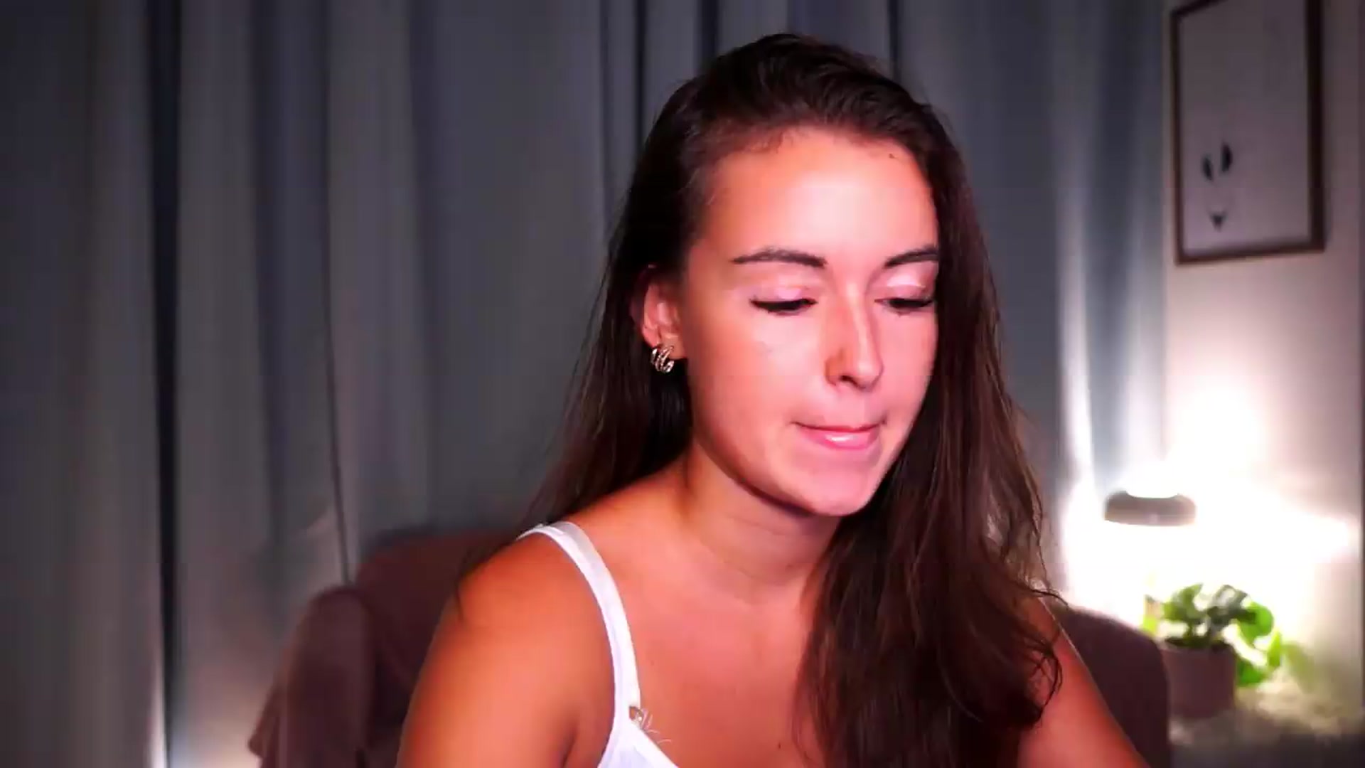 Gallery image thumbnail from FAWNette's myfreecams stream on, 08/05/2026, 20:51 image 13 of 20