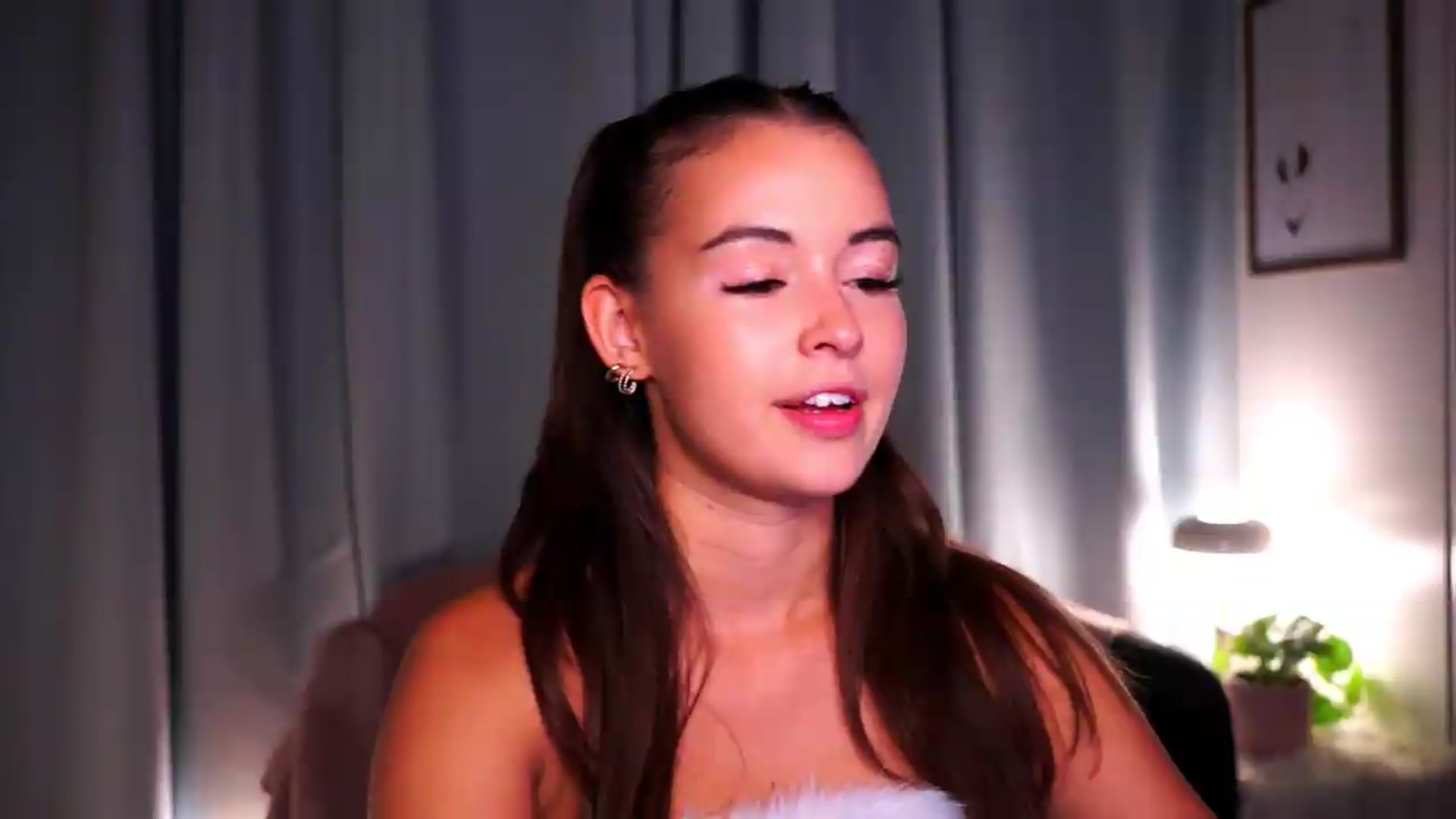 Gallery image thumbnail from FAWNette's myfreecams stream on, 08/06/2026, 18:00 image 20 of 20