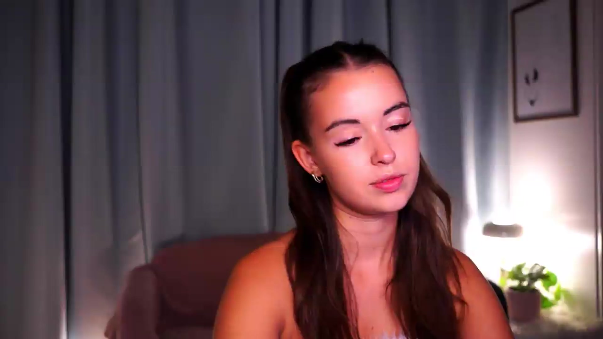 Gallery image thumbnail from FAWNette's myfreecams stream on, 08/06/2026, 18:45 image 12 of 20
