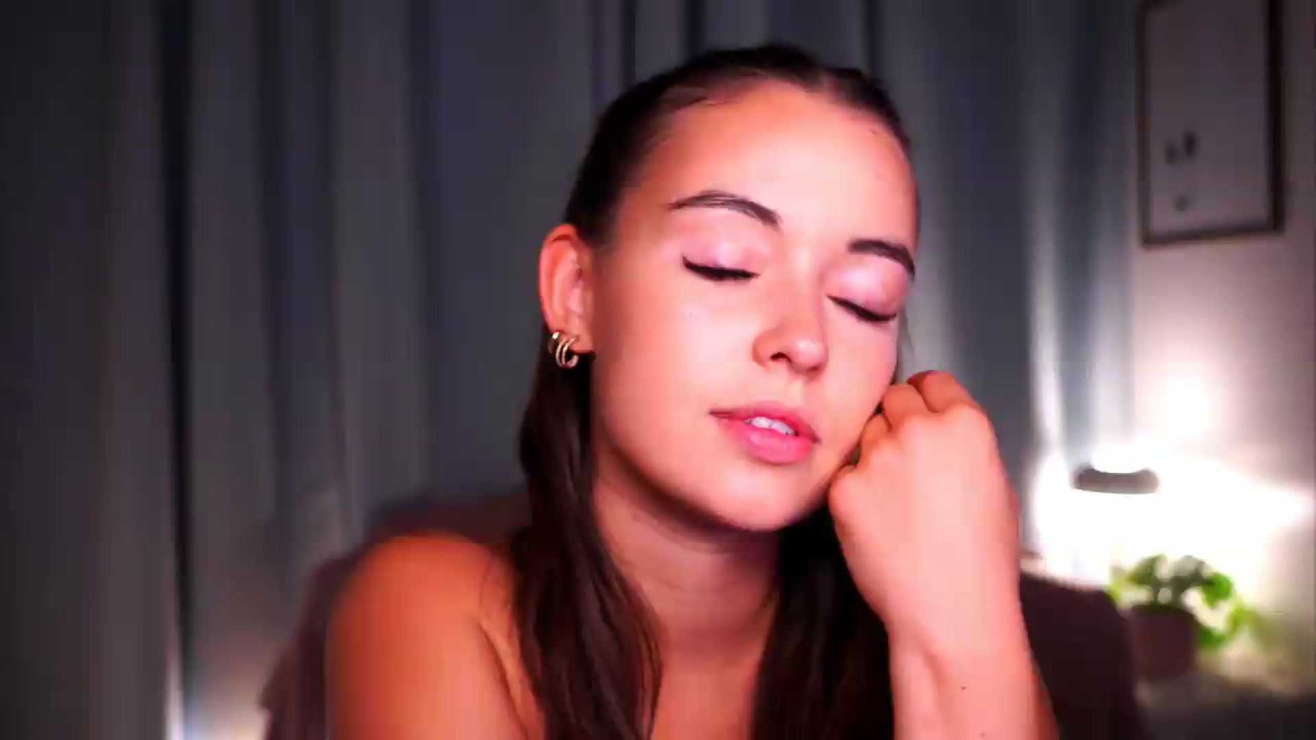 Gallery image thumbnail from FAWNette's myfreecams stream on, 08/06/2026, 20:33 image 1 of 20