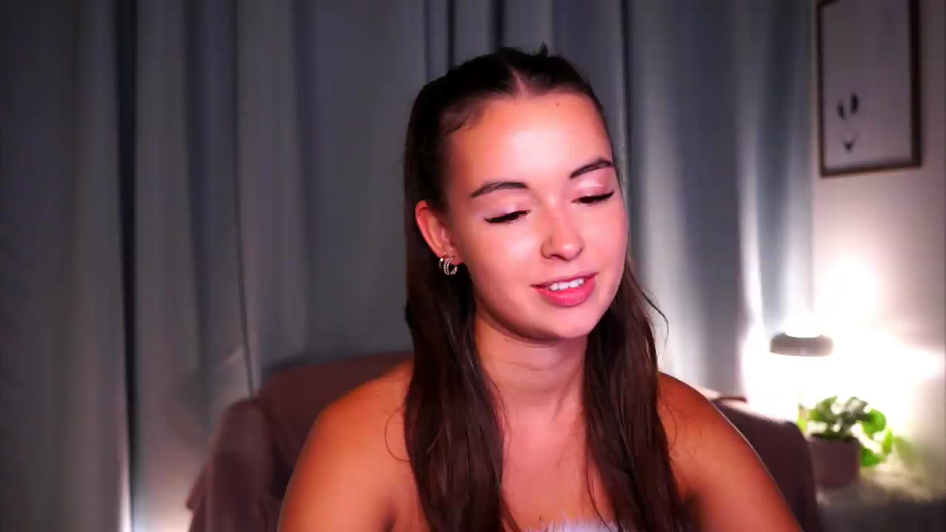 Gallery image thumbnail from FAWNette's myfreecams stream on, 08/06/2026, 20:33 image 2 of 20