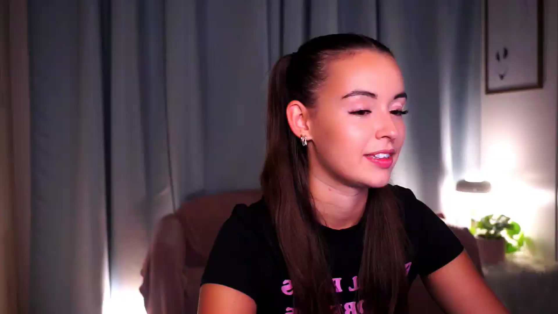 Gallery image thumbnail from FAWNette's myfreecams stream on, 08/07/2026, 13:47 image 2 of 20