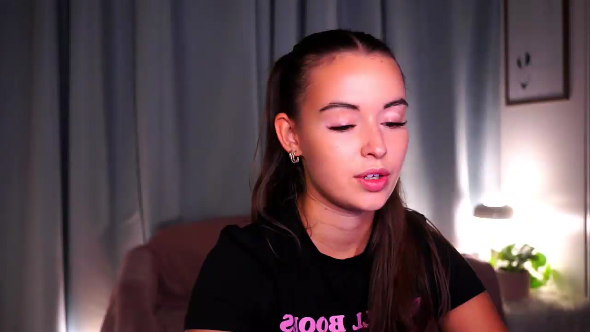 Gallery image thumbnail from FAWNette's myfreecams stream on, 08/07/2026, 15:44 image 10 of 20