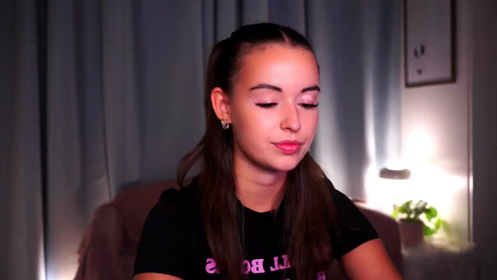 Gallery image thumbnail from FAWNette's myfreecams stream on, 08/07/2026, 15:44 image 19 of 20