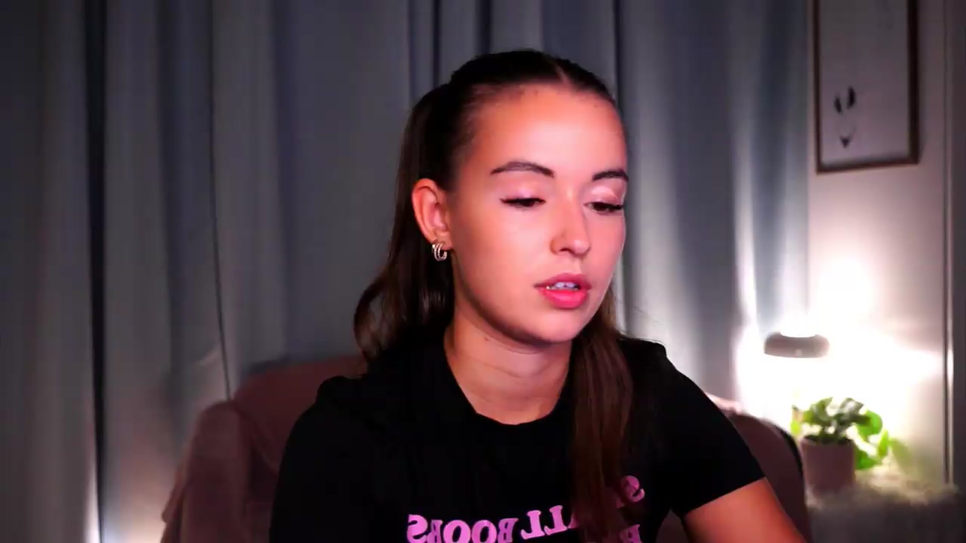 Gallery image thumbnail from FAWNette's myfreecams stream on, 08/07/2026, 17:02 image 12 of 20