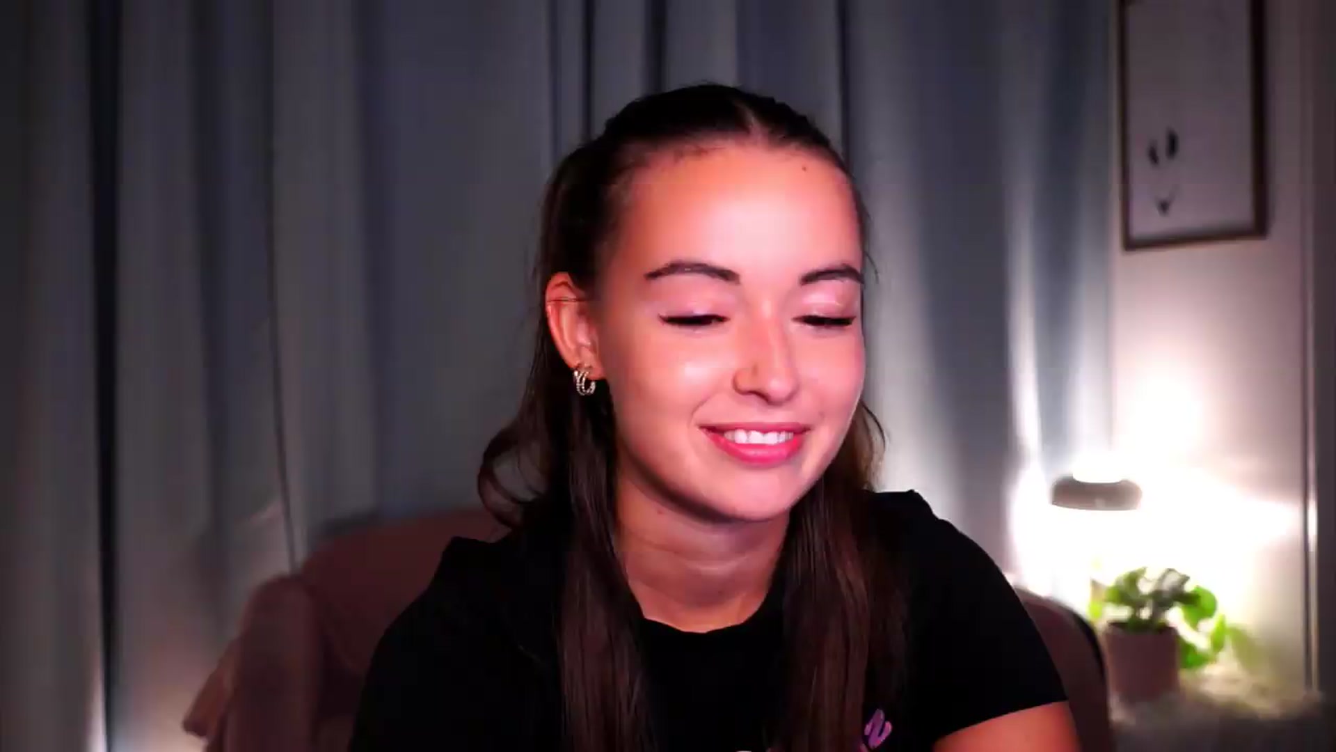 Gallery image thumbnail from FAWNette's myfreecams stream on, 08/07/2026, 17:50 image 7 of 20