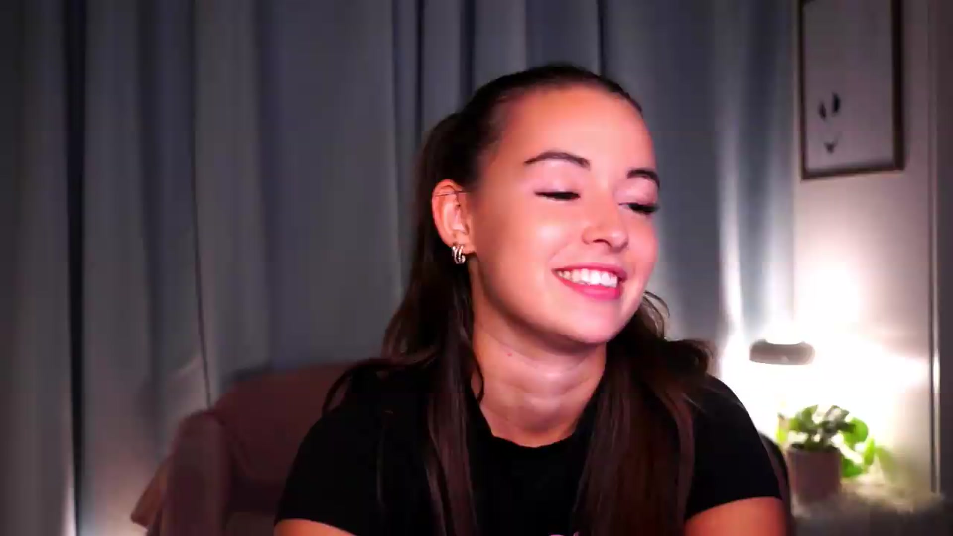 Gallery image thumbnail from FAWNette's myfreecams stream on, 08/07/2026, 17:50 image 3 of 20