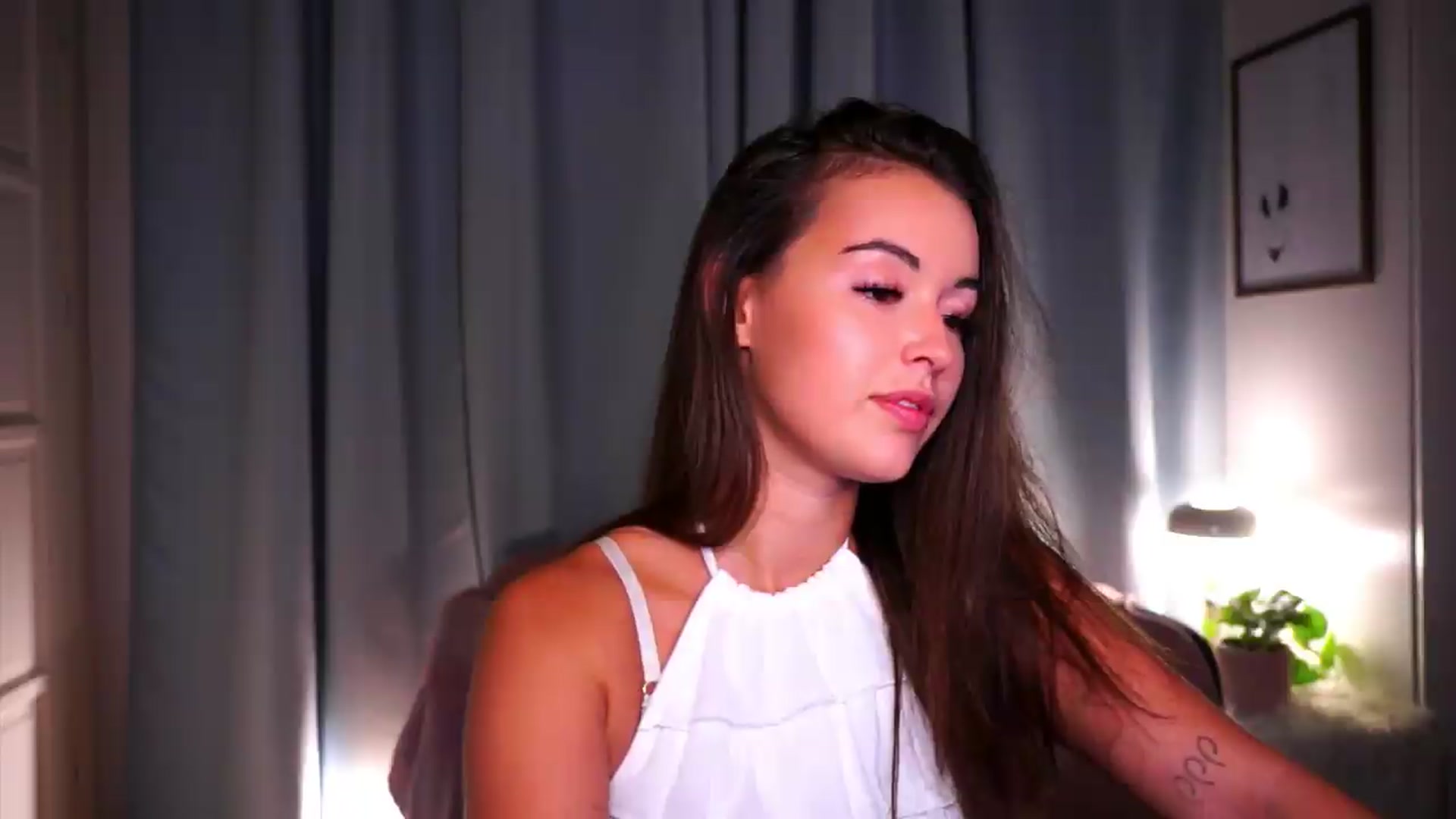 Gallery image thumbnail from FAWNette's myfreecams stream on, 08/10/2026, 16:27 image 11 of 20