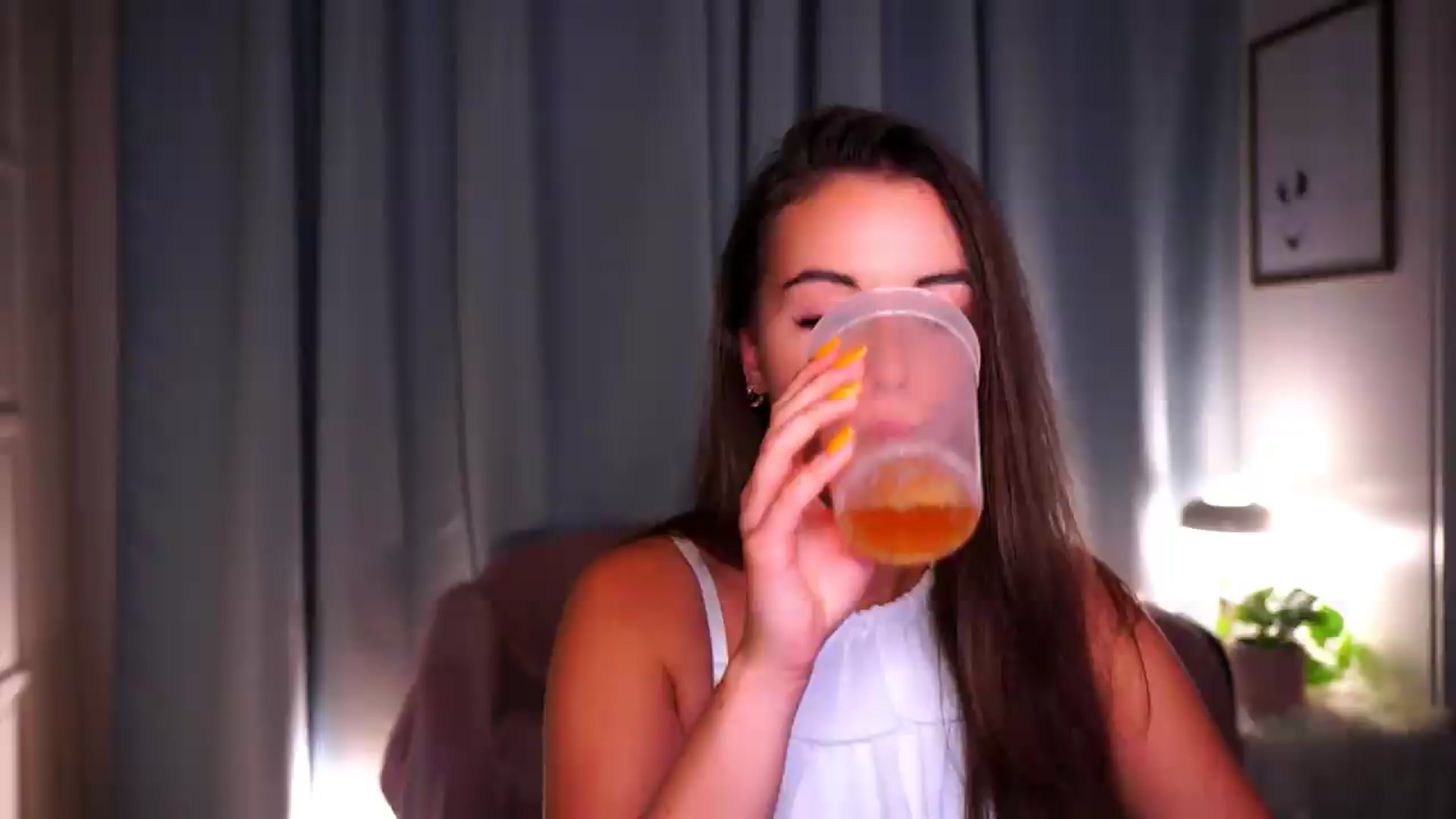 Gallery image thumbnail from FAWNette's myfreecams stream on, 08/10/2026, 16:55 image 6 of 20