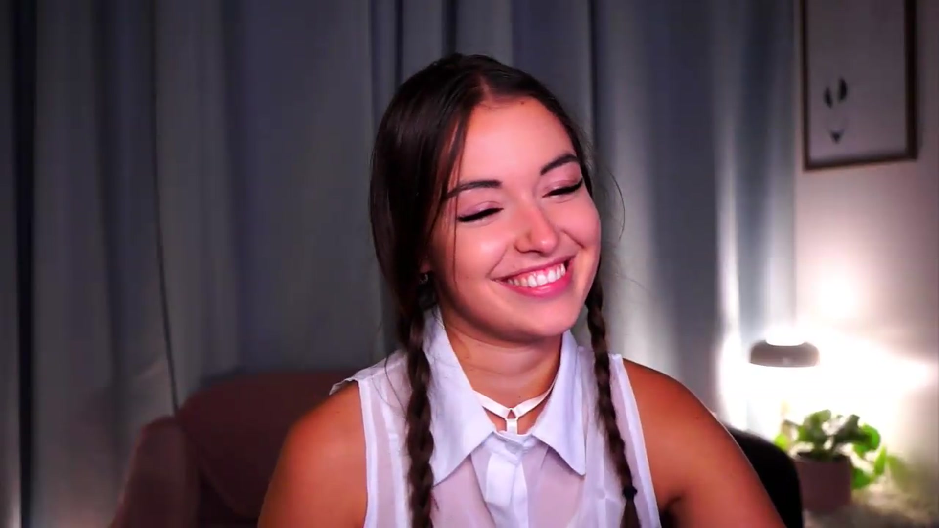 Gallery image thumbnail from FAWNette's myfreecams stream on, 08/16/2026, 16:27 image 14 of 20