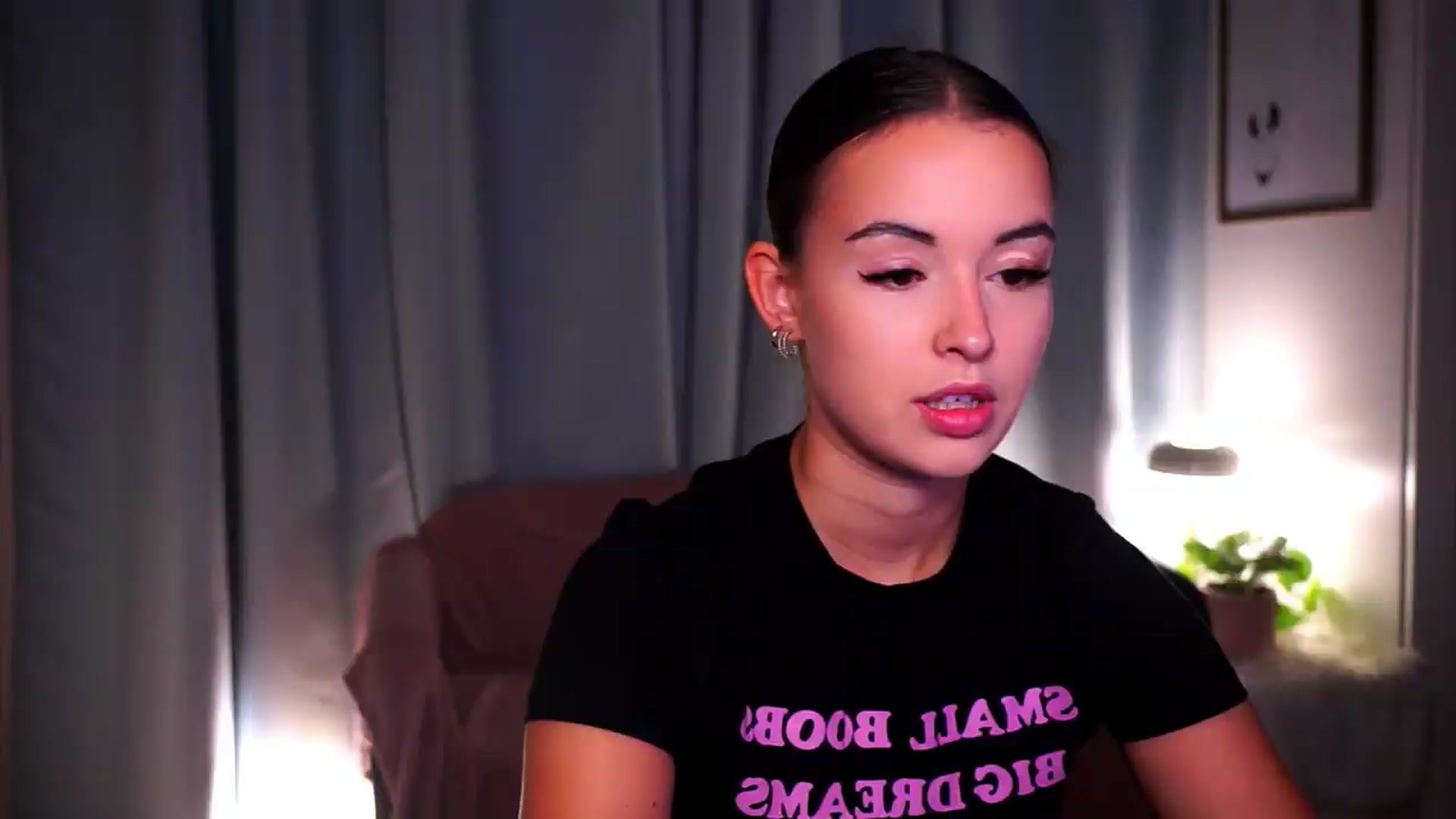 Gallery image thumbnail from FAWNette's myfreecams stream on, 08/17/2026, 18:10 image 1 of 20