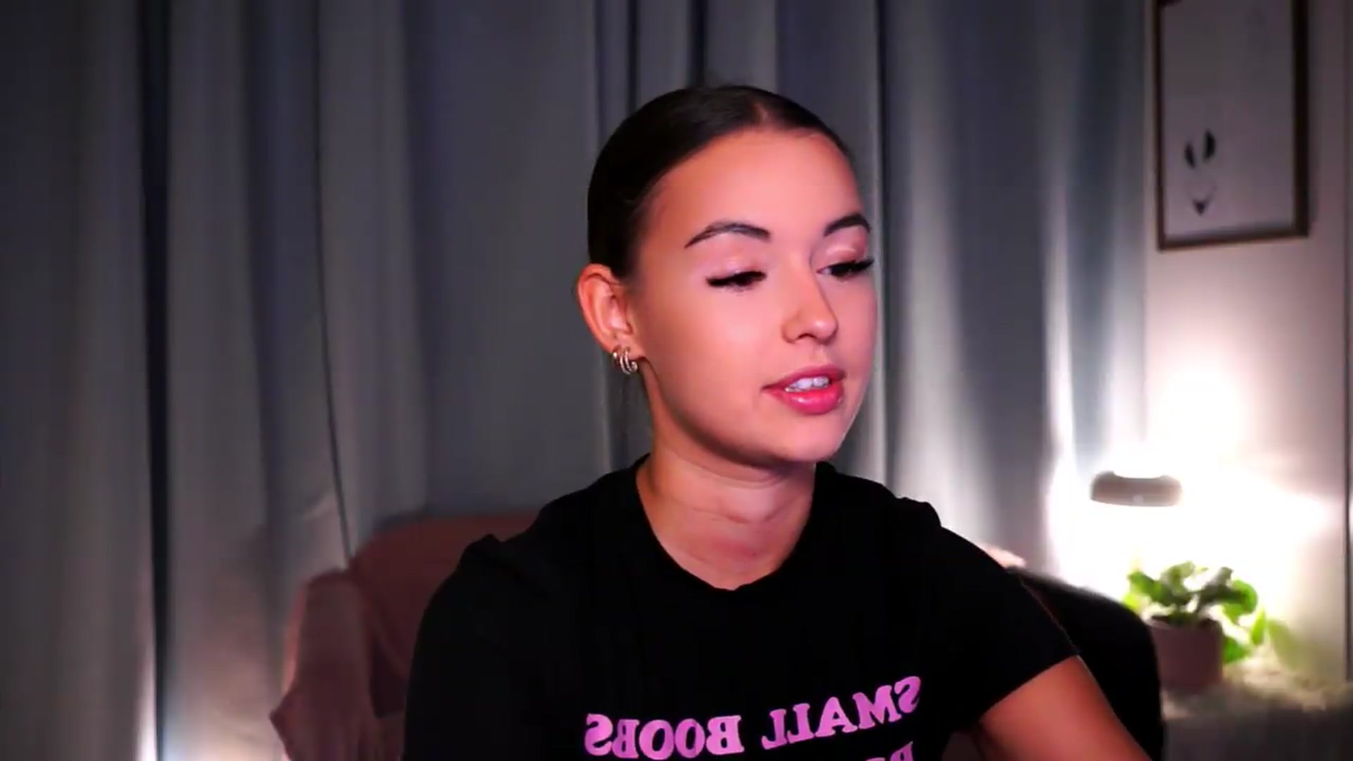 Gallery image thumbnail from FAWNette's myfreecams stream on, 08/17/2026, 18:10 image 19 of 20