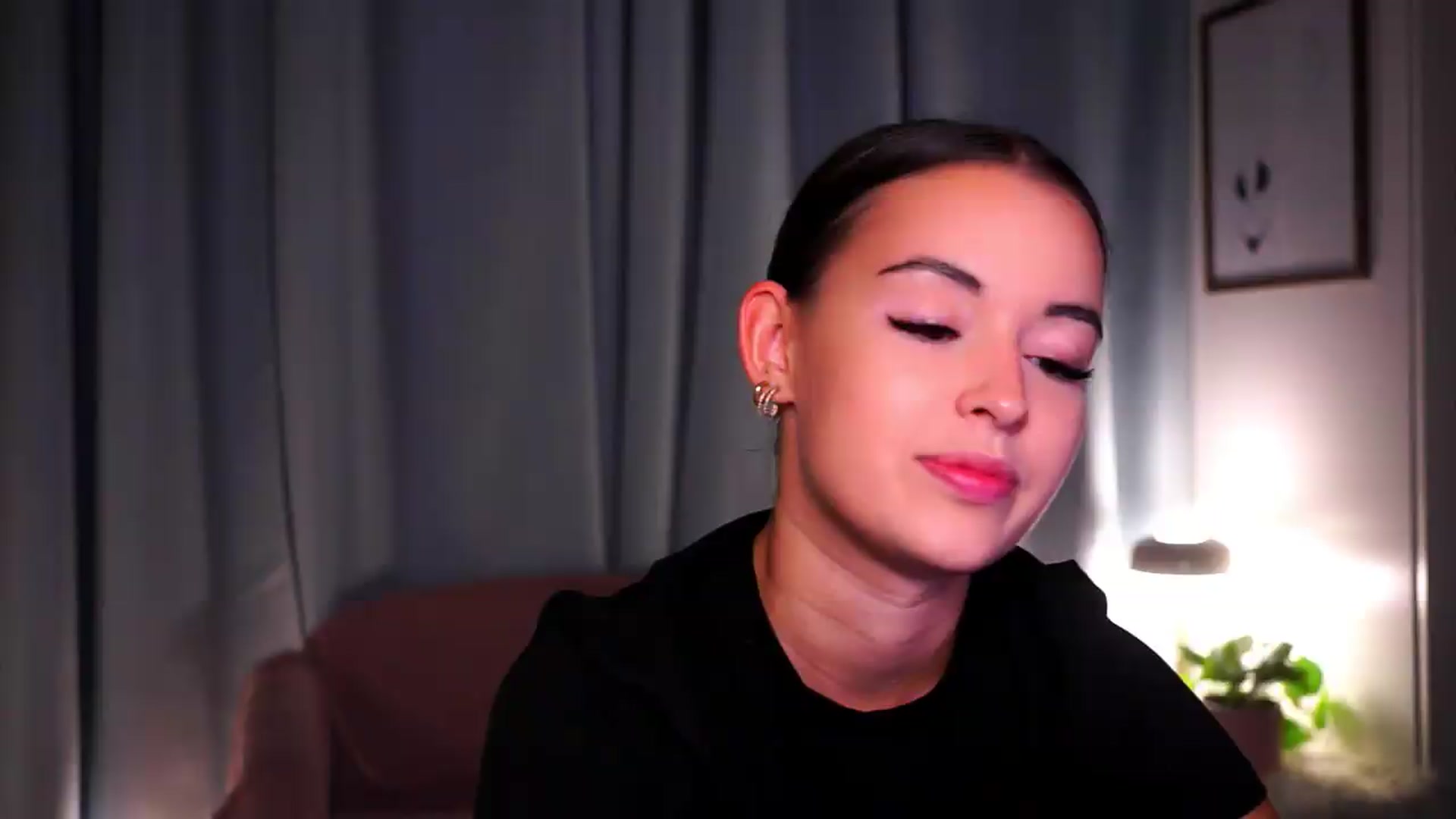 Gallery image thumbnail from FAWNette's myfreecams stream on, 08/17/2026, 20:28 image 15 of 20