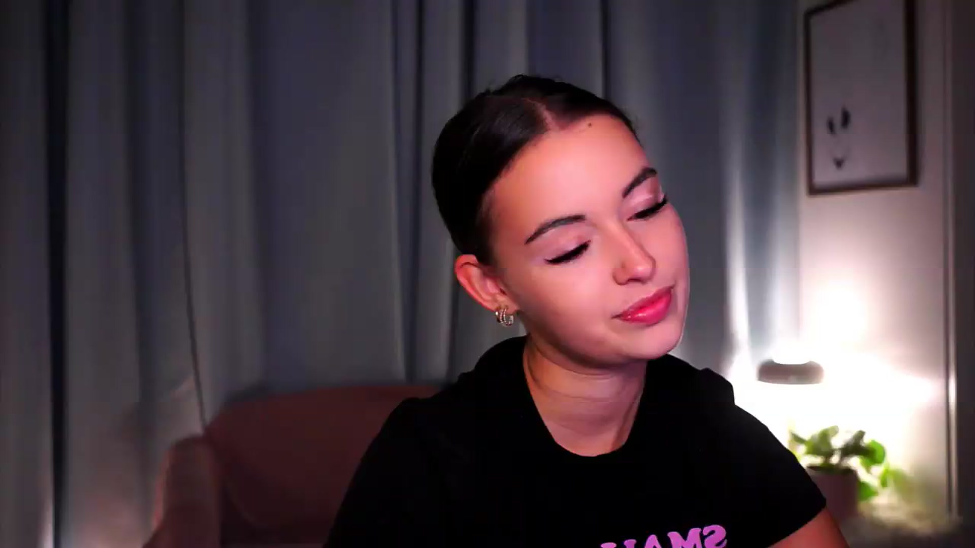 Gallery image thumbnail from FAWNette's myfreecams stream on, 08/17/2026, 20:28 image 16 of 20
