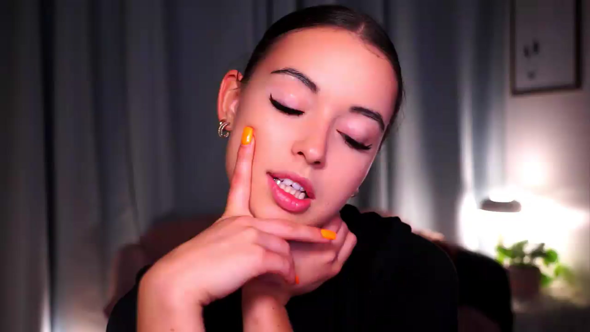Gallery image thumbnail from FAWNette's myfreecams stream on, 08/17/2026, 20:28 image 11 of 20
