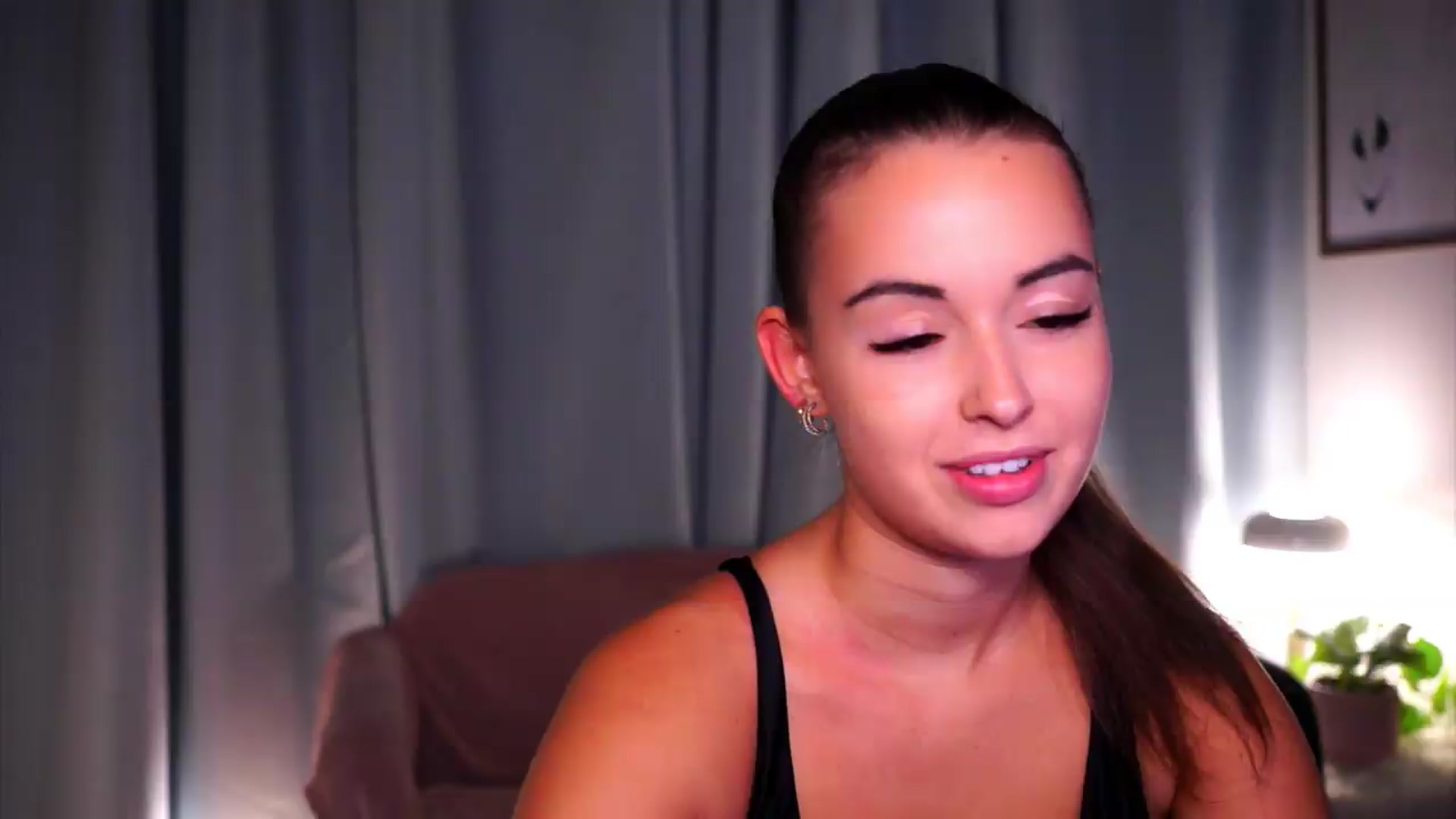 Gallery image thumbnail from FAWNette's myfreecams stream on, 08/18/2026, 20:01 image 1 of 20