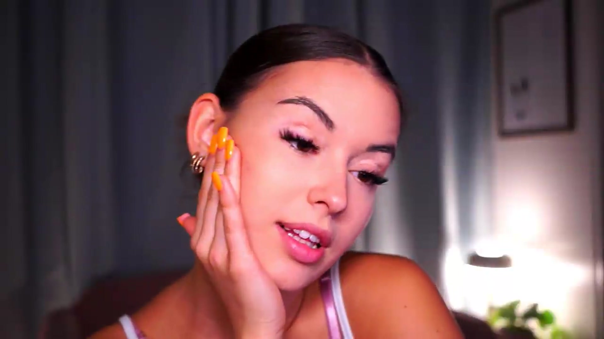 Gallery image thumbnail from FAWNette's myfreecams stream on, 08/19/2026, 15:38 image 12 of 20