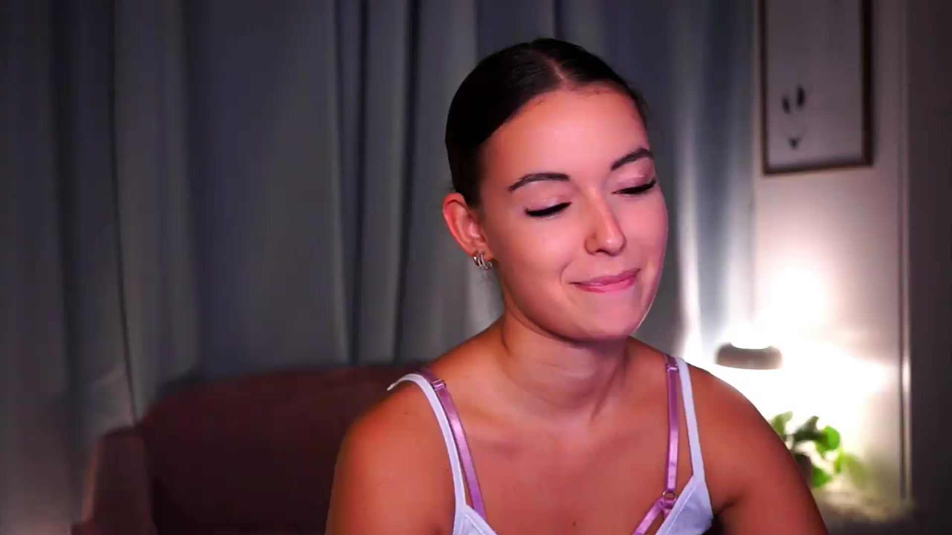 Gallery image thumbnail from FAWNette's myfreecams stream on, 08/19/2026, 15:38 image 19 of 20
