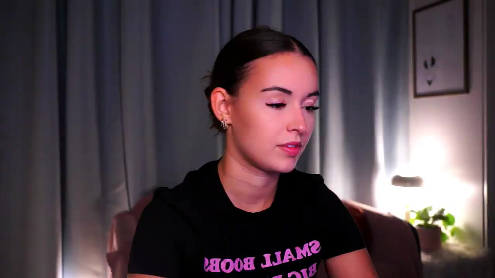Gallery image thumbnail from FAWNette's myfreecams stream on, 08/24/2026, 18:37 image 8 of 20