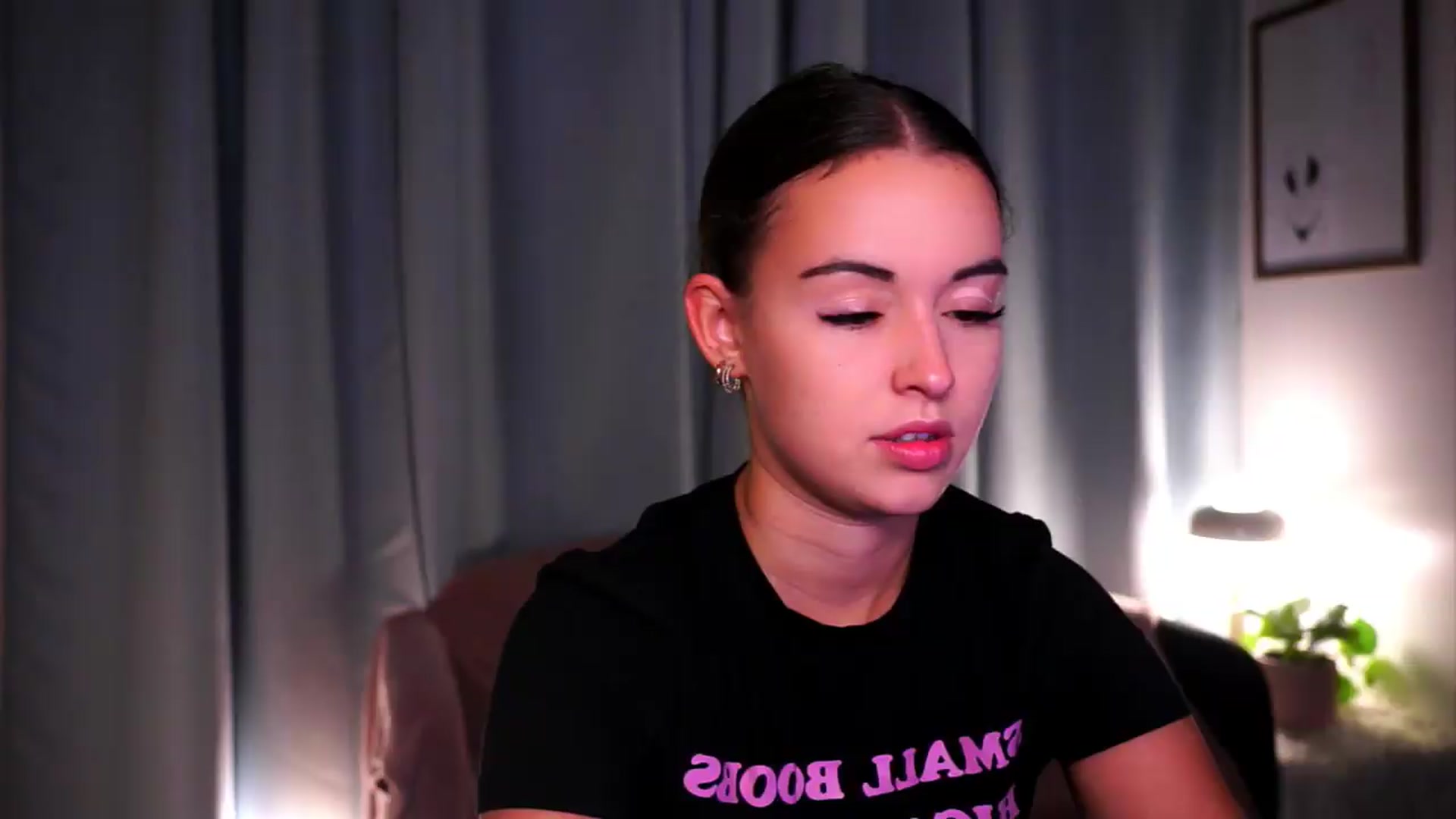 Gallery image thumbnail from FAWNette's myfreecams stream on, 08/24/2026, 21:04 image 10 of 20