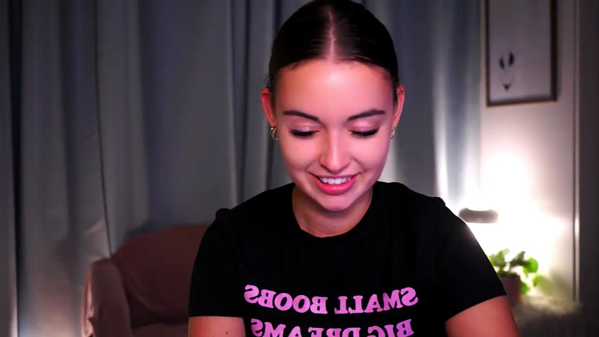 Gallery image thumbnail from FAWNette's myfreecams stream on, 08/24/2026, 21:29 image 9 of 20
