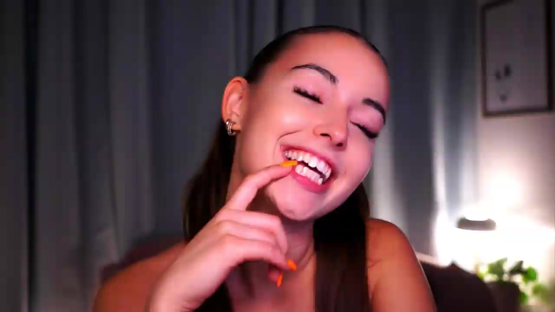 Gallery image thumbnail from FAWNette's myfreecams stream on, 08/25/2026, 18:25 image 9 of 20