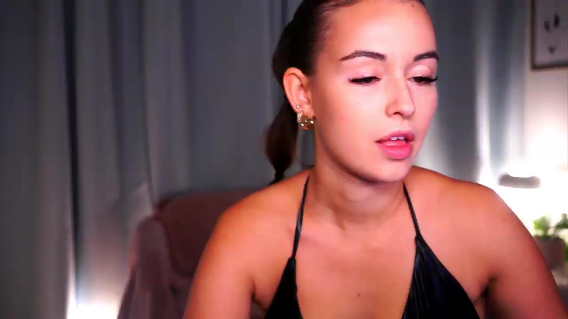 Gallery image thumbnail from FAWNette's myfreecams stream on, 09/03/2026, 17:27 image 10 of 20