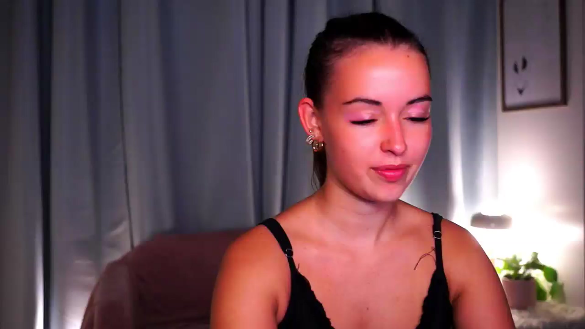 Gallery image thumbnail from FAWNette's myfreecams stream on, 09/11/2026, 13:25 image 7 of 20