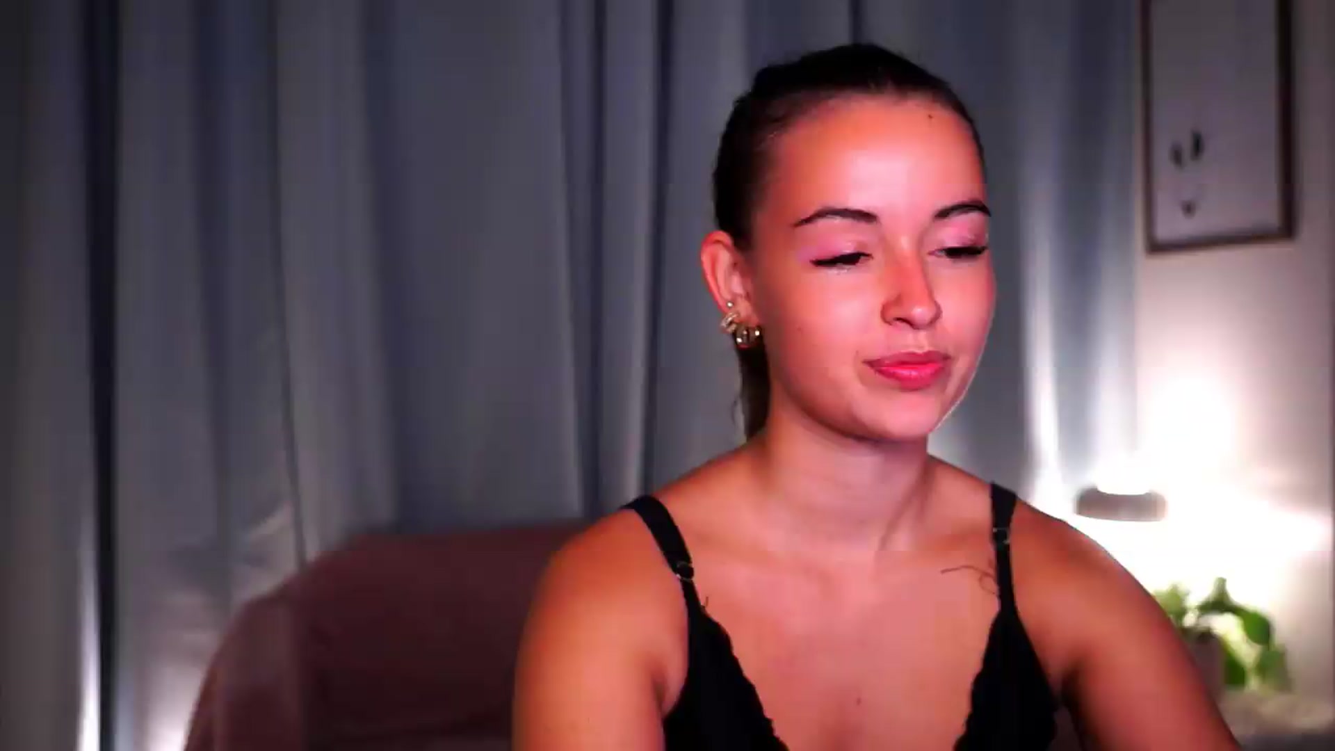Gallery image thumbnail from FAWNette's myfreecams stream on, 09/11/2026, 13:25 image 9 of 20